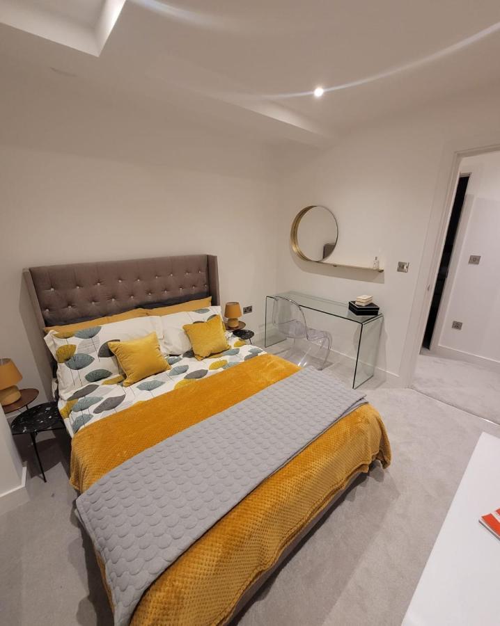 Luxury 2 Bed Apartment In The Heart Of Rochester Рочестер Экстерьер фото