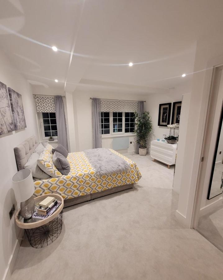 Luxury 2 Bed Apartment In The Heart Of Rochester Рочестер Экстерьер фото